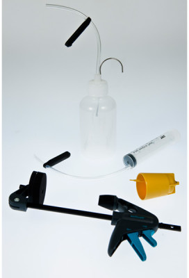 Shimano TL-BT03 Disc brake bleeding kit with clamp tool / funnel, bottle and syringe